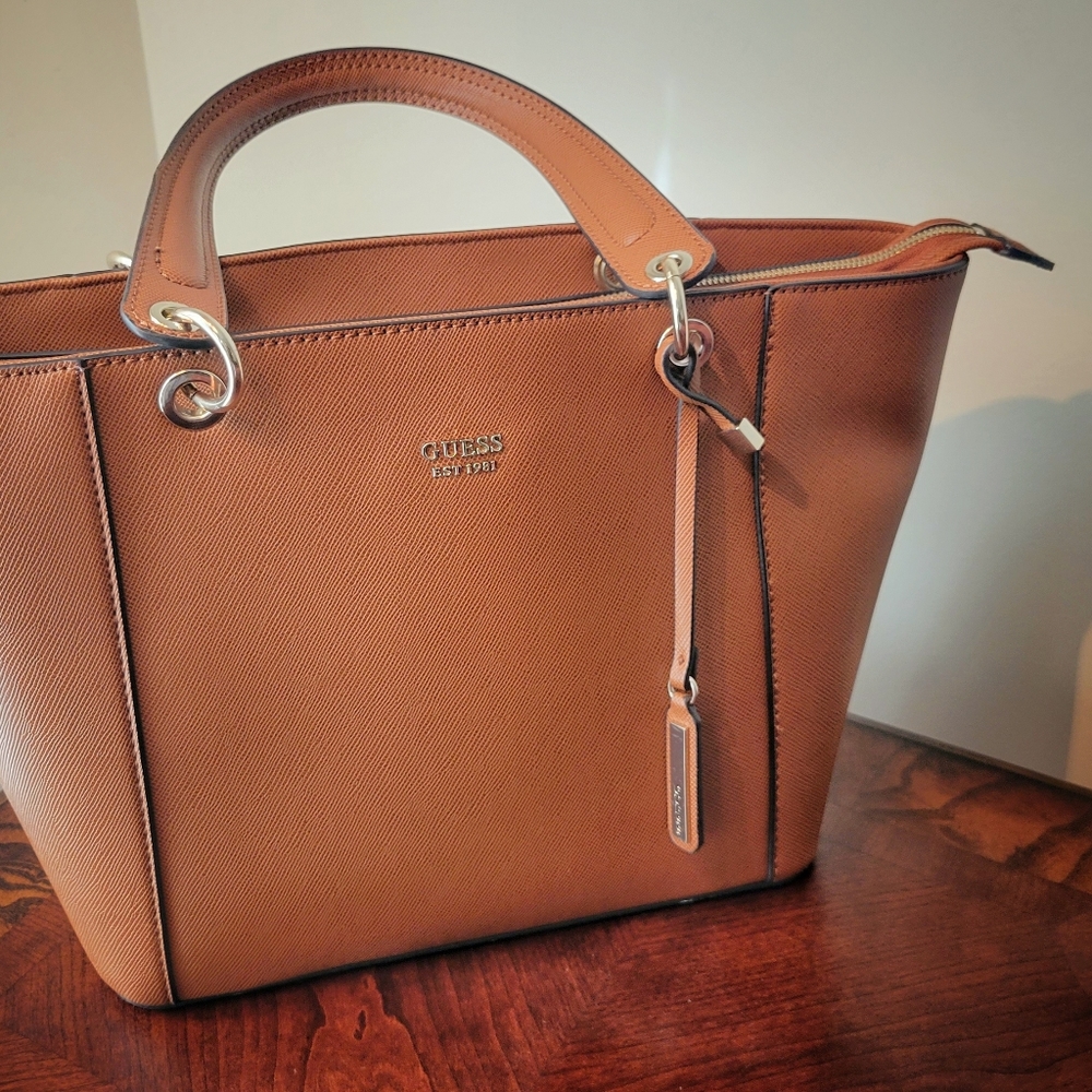 Guess Shoulder Bag